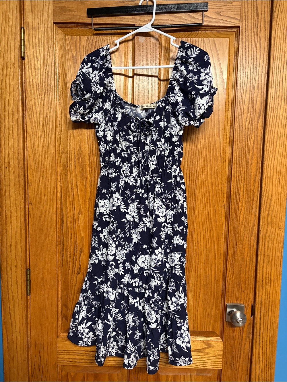 Liberty Love Navy and White Floral Puff-Sleeve Midi Dress
